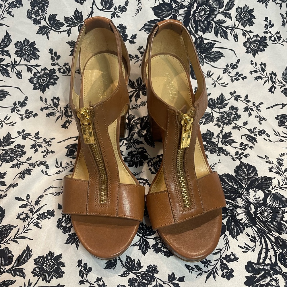 Michael Kors Brown leather heels with gold zipper detail size 7.5 #sandals